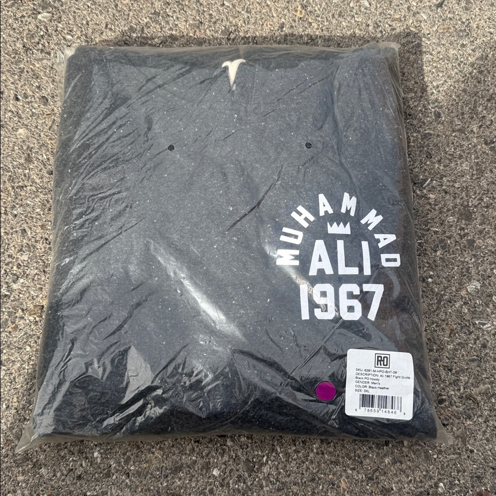FINAL SALE 🏷️ ROOTS OF FIGHT | Muhammad Ali 1967 Black Sweater